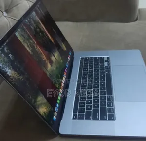 Photo - New Laptop Apple MacBook Pro 2019 36GB Intel Core I9 SSD 512GB