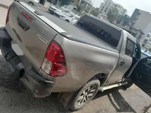 Toyota Hilux 2019 Gray