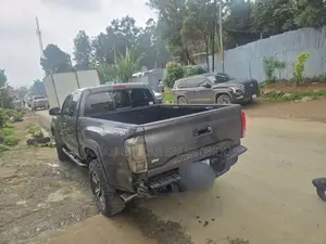 Toyota Tacoma 4dr Double Cab 2016 Gray