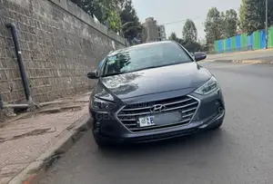 Photo - Hyundai Avante 2016 Black