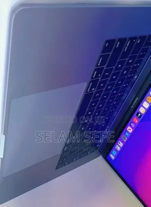 New Laptop Apple MacBook Pro 2017 16GB Intel Core I7 SSD 512GB