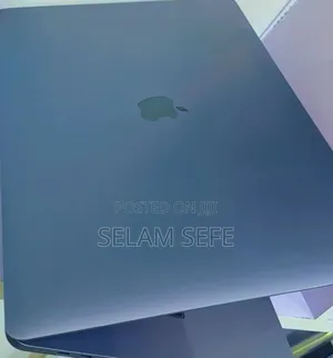 New Laptop Apple MacBook Pro 2017 16GB Intel Core I7 SSD 512GB