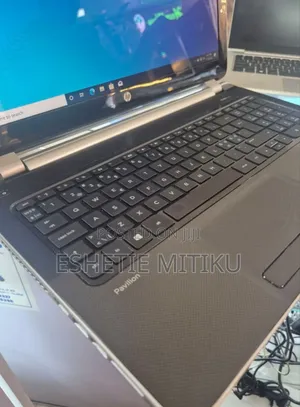Laptop HP 8GB AMD A8 SSD 700GB
