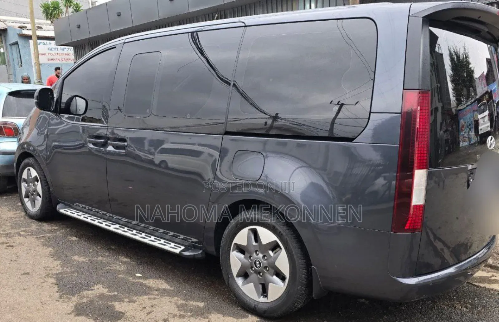 Hyundai Staria 2023 Gray