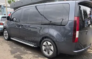 Hyundai Staria 2023 Gray