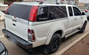Toyota Hilux 2014 White