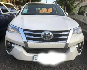 Photo - Toyota Fortuner 2020 White