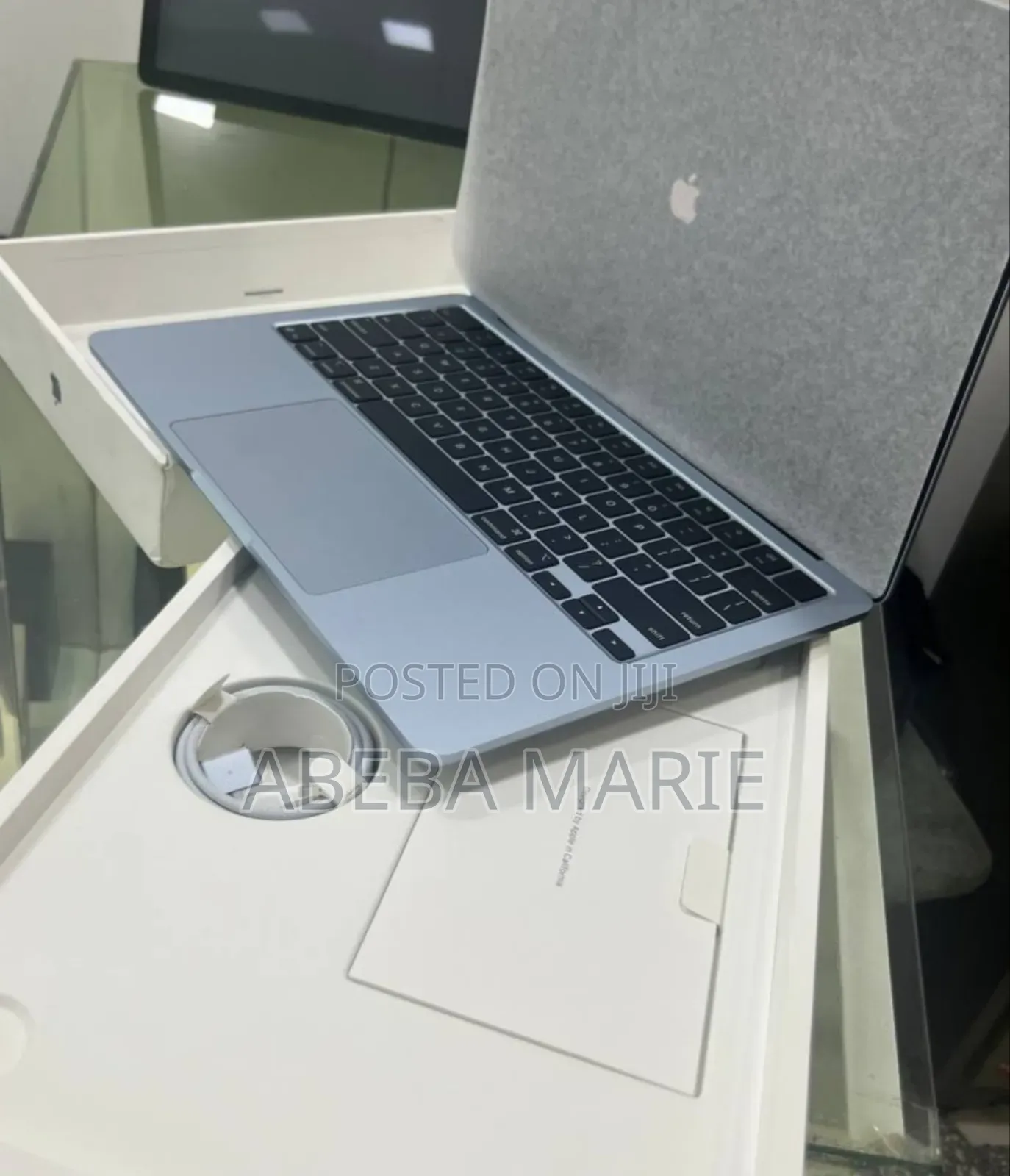 New Laptop Apple MacBook Air 2025 M4 15-Inch 16GB Apple M4 SSD 256GB