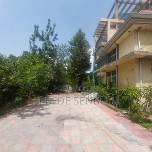 8bdrm House in Oromia, East Shewa for rent