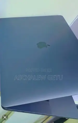 New Laptop Apple MacBook Pro 2017 16GB Intel Core I7 SSD 512GB