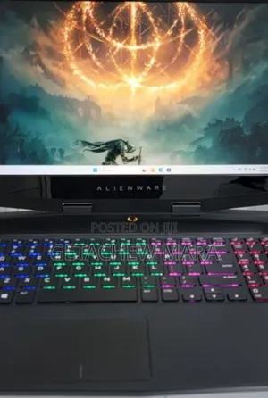 Photo - New Laptop Apple MacBook Pro M1 16GB Intel Core I5 SSD 512GB