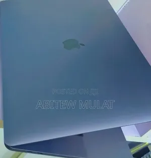 Photo - New Laptop Apple MacBook Pro 2017 16GB Intel Core I7 SSD 512GB