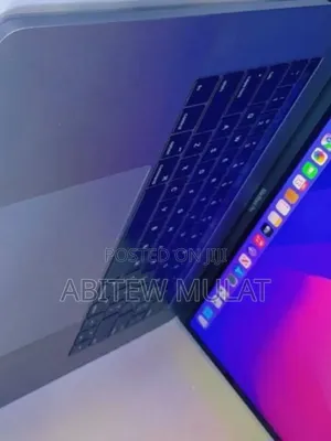 New Laptop Apple MacBook Pro 2017 16GB Intel Core I7 SSD 512GB