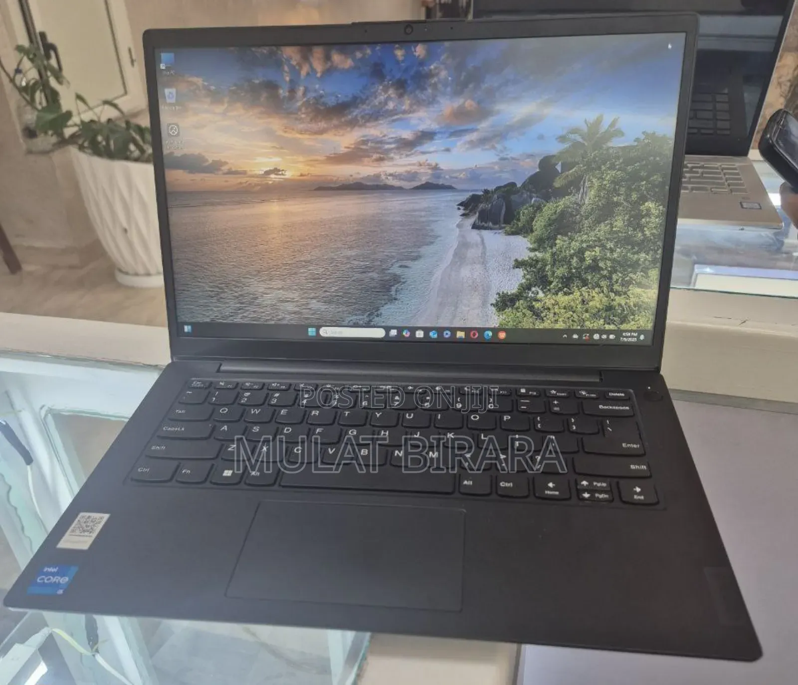New Laptop Lenovo IdeaPad 520 8GB Intel Core I5 SSD 256GB