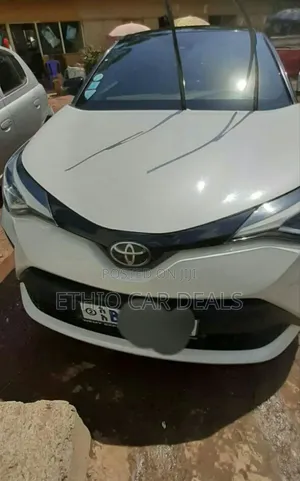 Photo - Toyota C-HR 2020 White