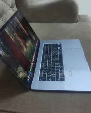 New Laptop Apple MacBook Pro 2019 32GB Intel Core I9 SSD 512GB