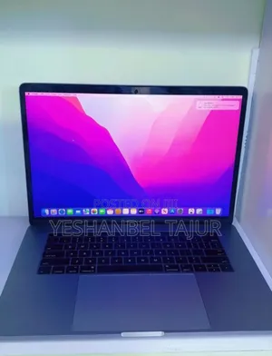 Photo - New Laptop Apple MacBook Pro 2017 16GB Intel Core I7 SSD 512GB