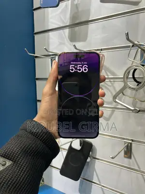 Photo - Apple iPhone 14 Pro Max 256 GB Purple