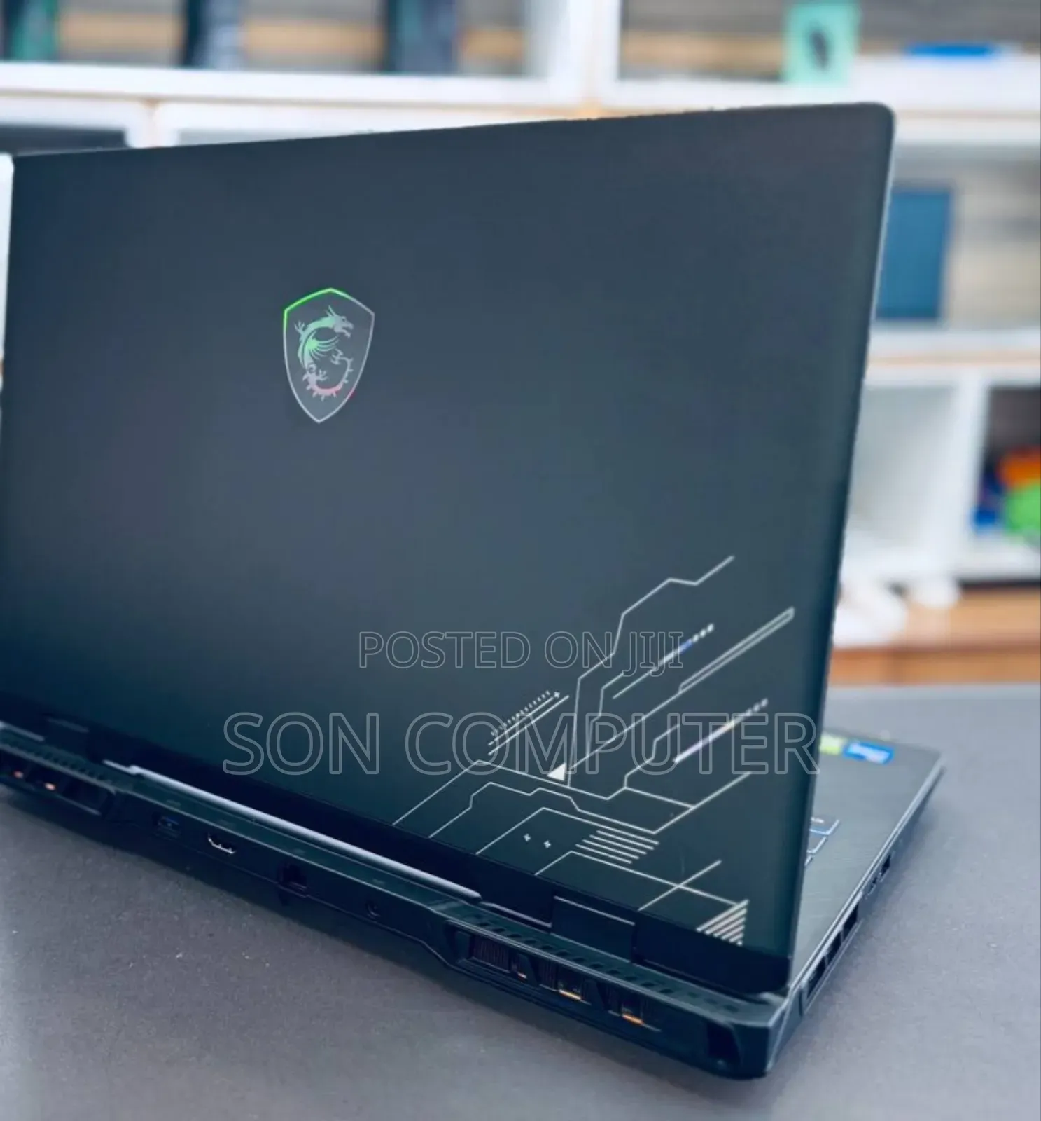 New Laptop MSI Crosshair 17 B12U 16GB Intel Core I7 SSD 1T