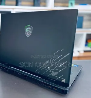 New Laptop MSI Crosshair 17 B12U 16GB Intel Core I7 SSD 1T