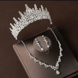 Photo - Bridal Crown and Jewelry Set