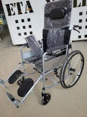 Toilet Wheelchair//Adjustable: The Back Is Completely Lying