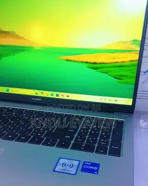 Photo - New Laptop Huawei MateBook 13 WRT-W19E 8GB Intel Core I5 SSD 512GB