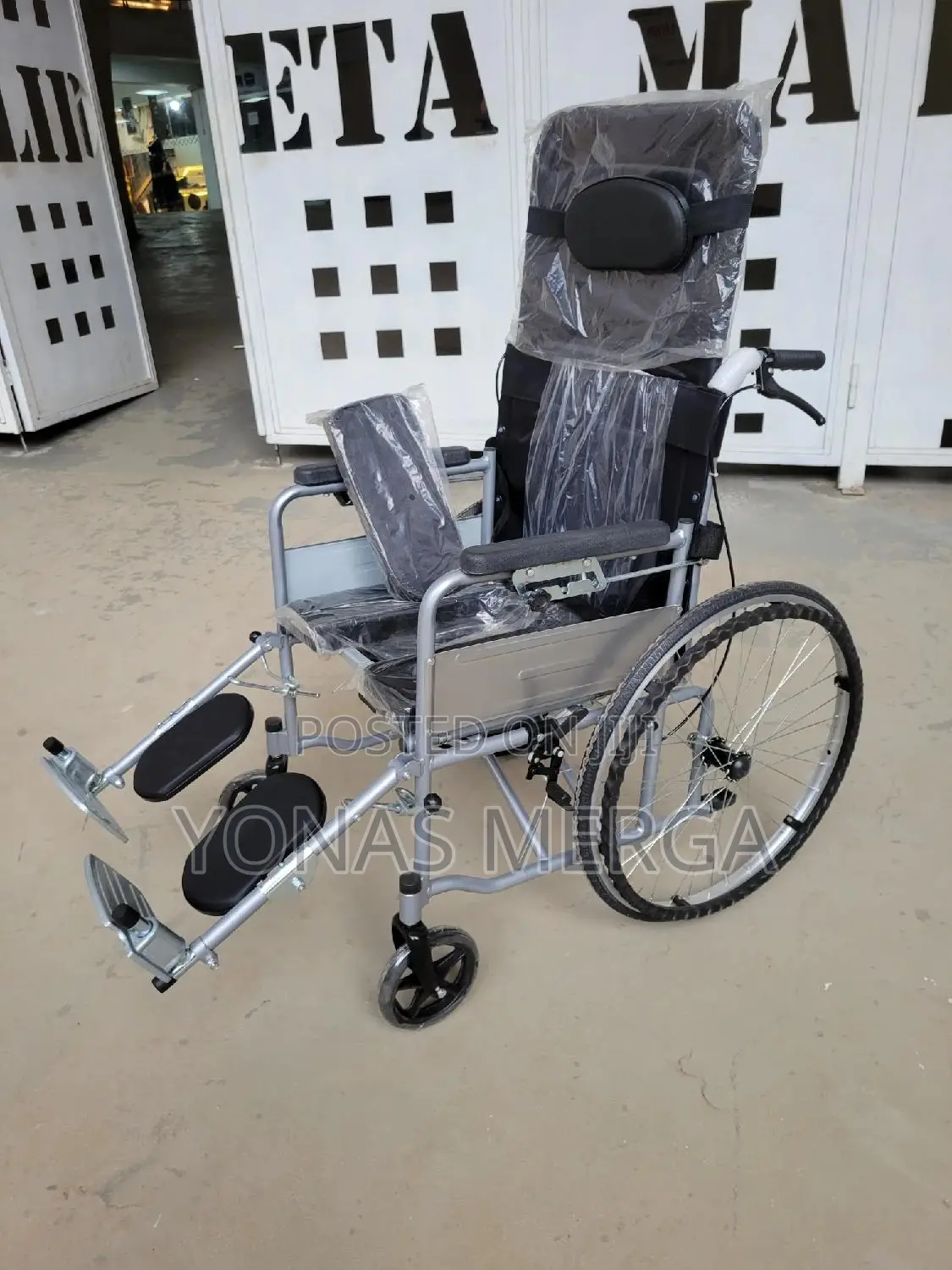 Toilet Wheelchair/Wilcher/Handrest Can Be Take Offit Is Easy