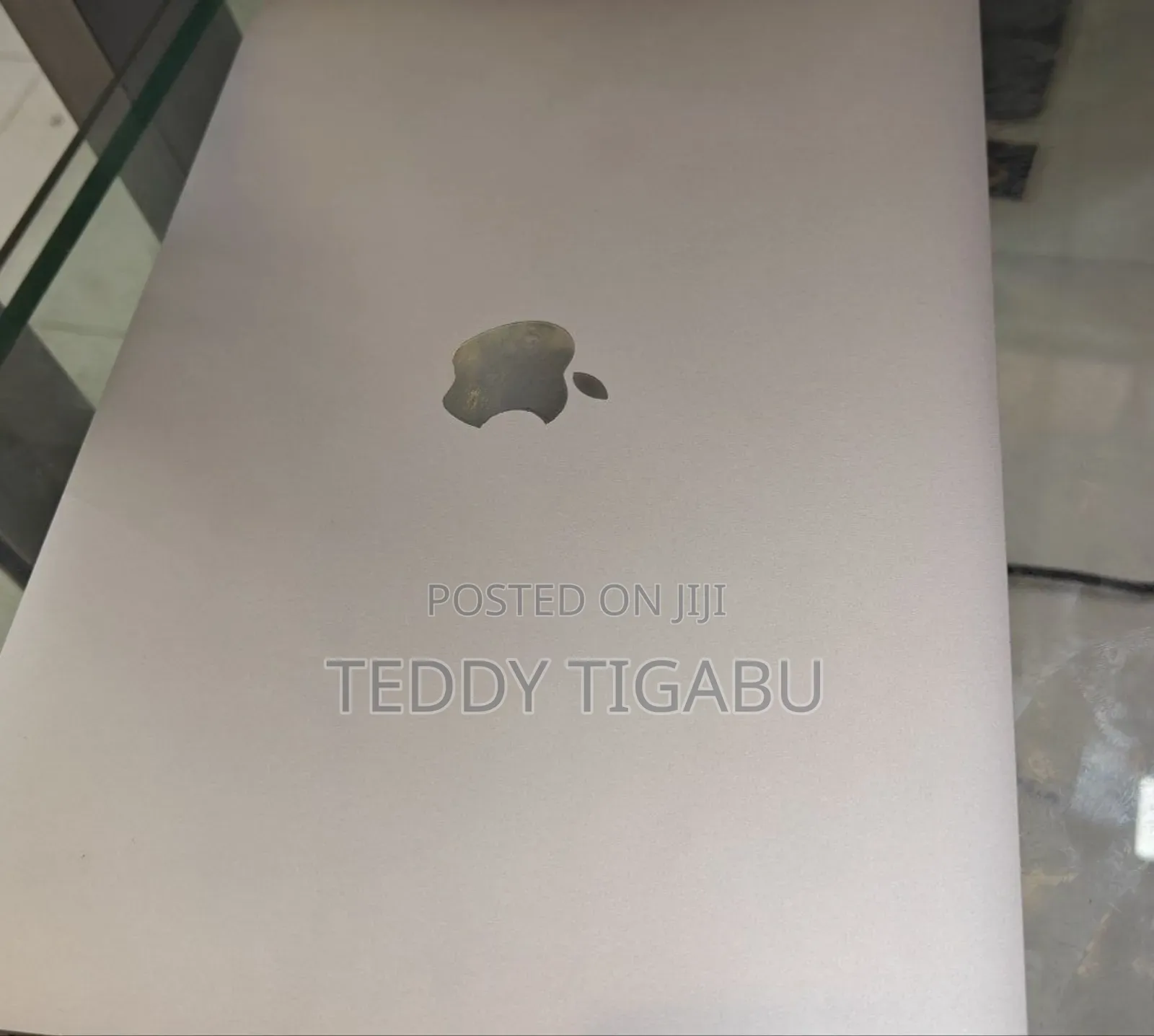 New Laptop Apple MacBook Pro 8GB Apple M1 SSD 256GB