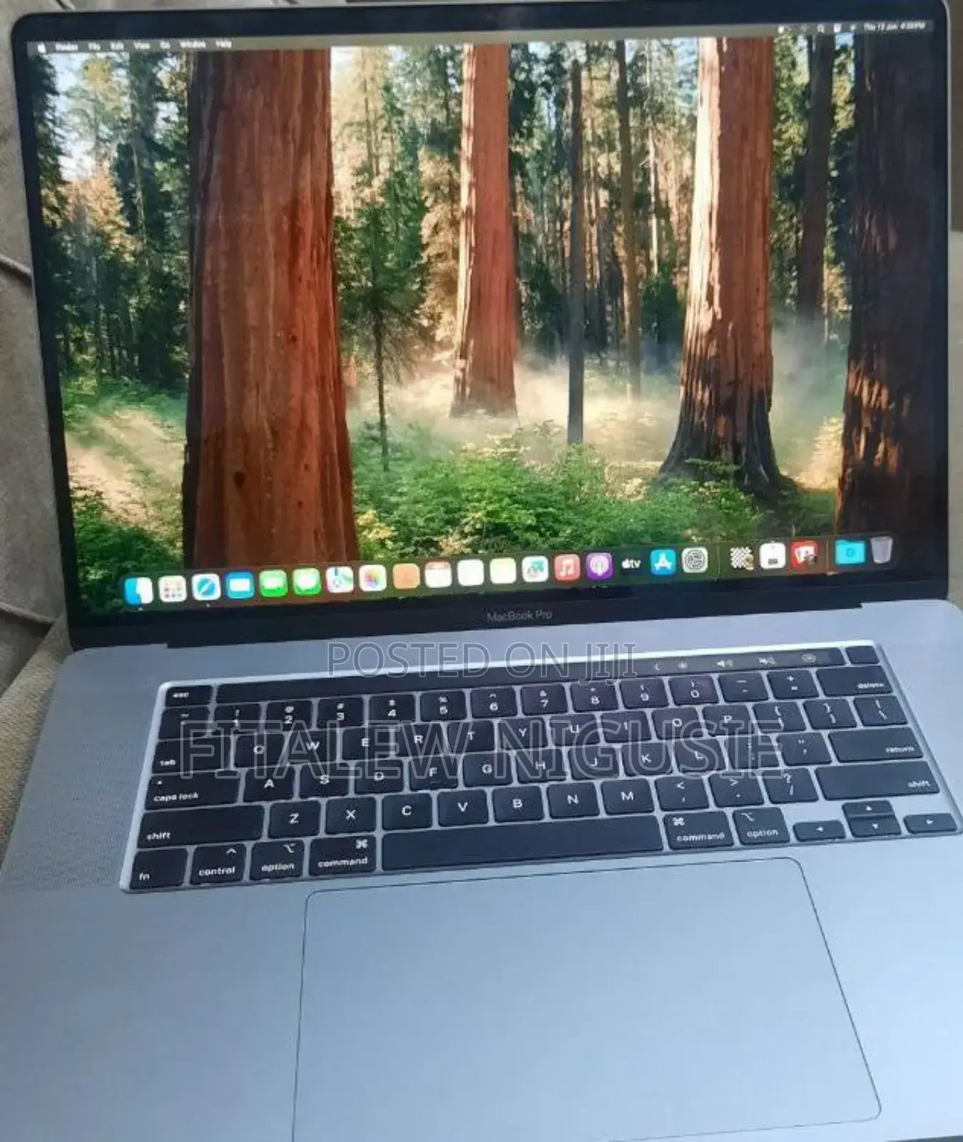 New Laptop Apple MacBook Pro 32GB Intel Core I9 SSD 512GB