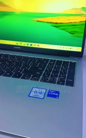 New Laptop Huawei MateBook HZ-W19 8GB Intel Core I5 SSD 512GB