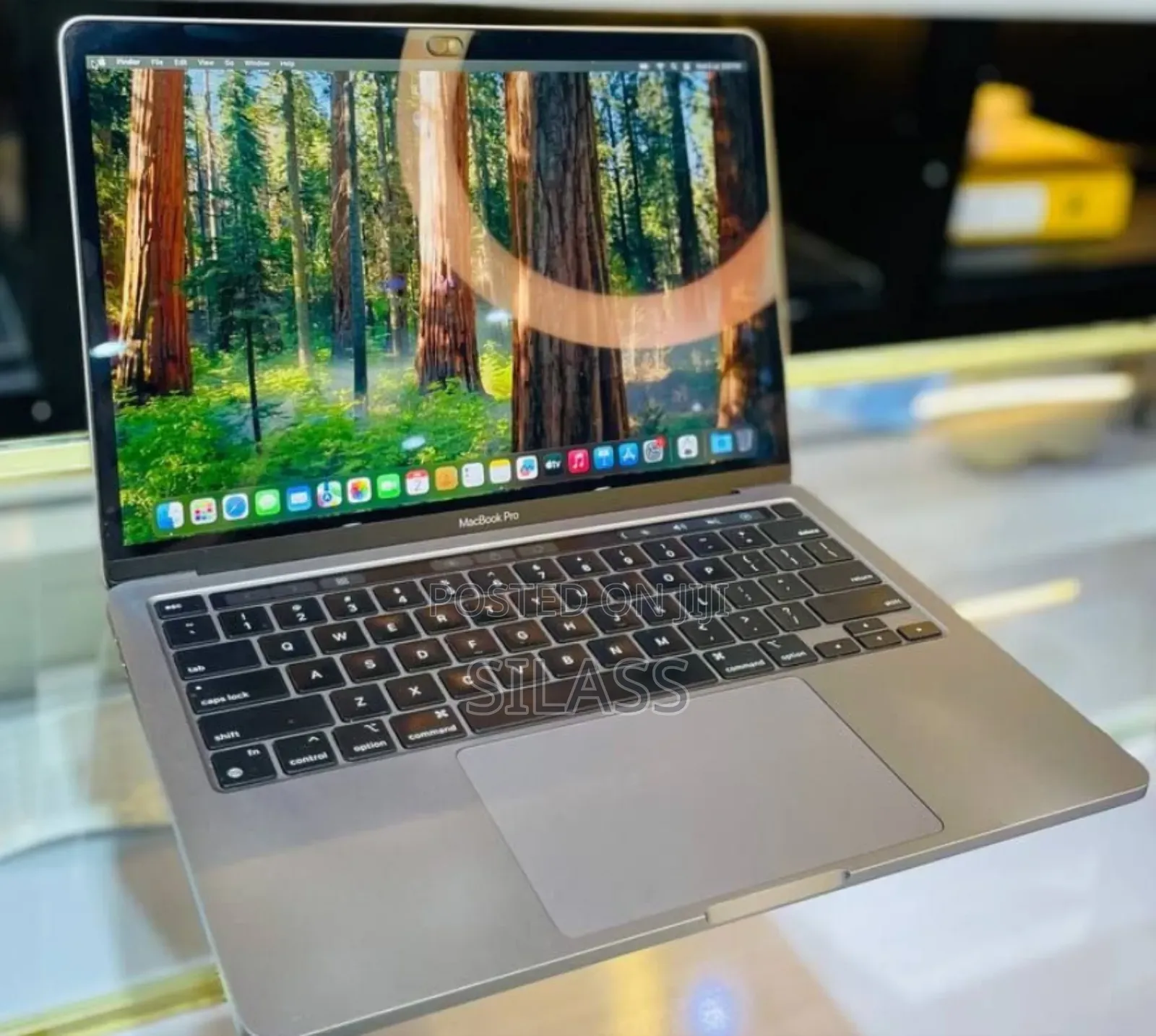 New Laptop Apple MacBook Pro M1 8GB Apple M1 Pro SSD 256GB