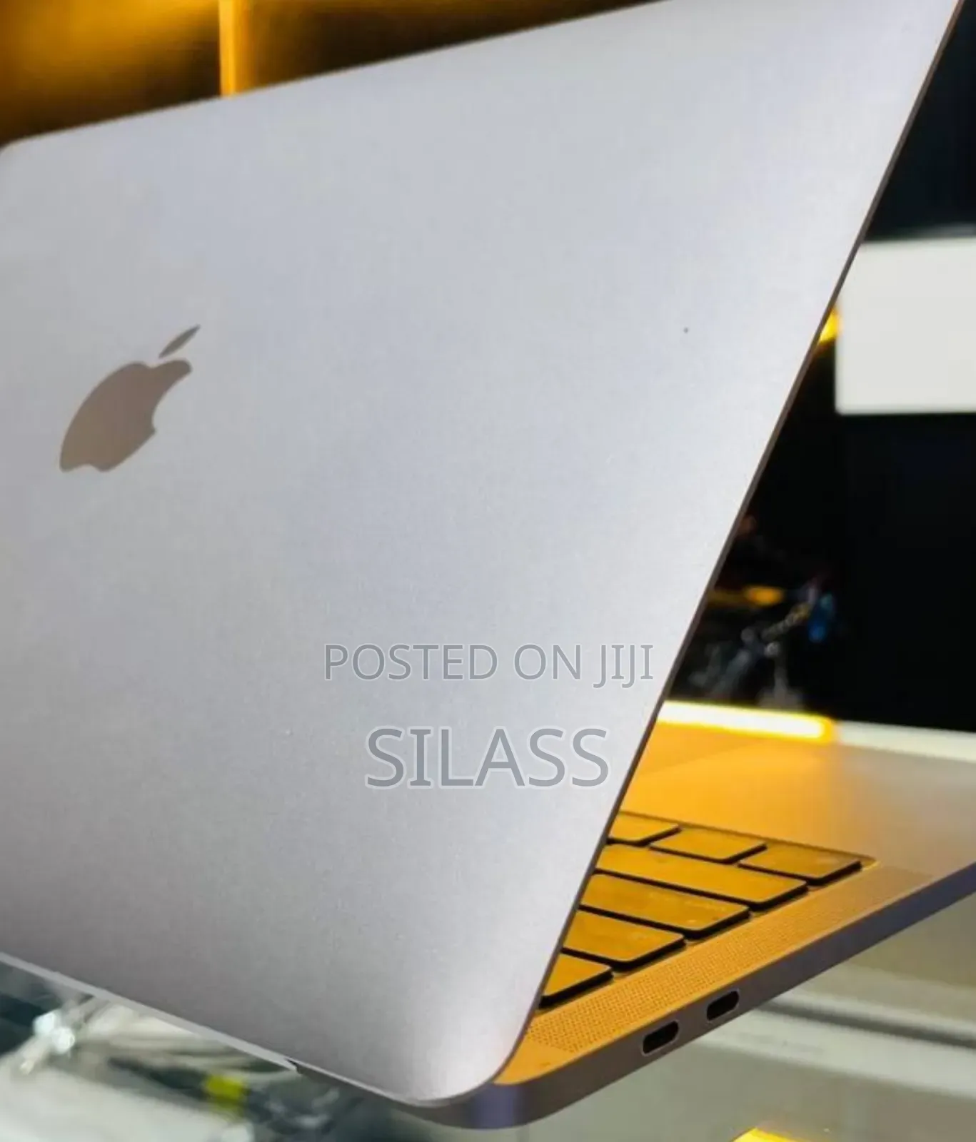 New Laptop Apple MacBook Pro M1 8GB Apple M1 Pro SSD 256GB