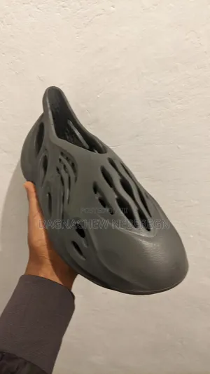 Adidas Yeezy Foam RNNR 45