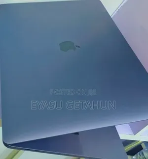 New Laptop Apple MacBook Pro 2017 16GB Intel Core I7 SSD 512GB