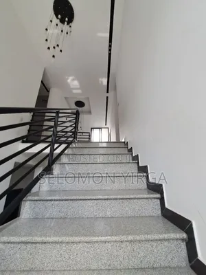 8bdrm House in Location, Akaky Kaliti for sale