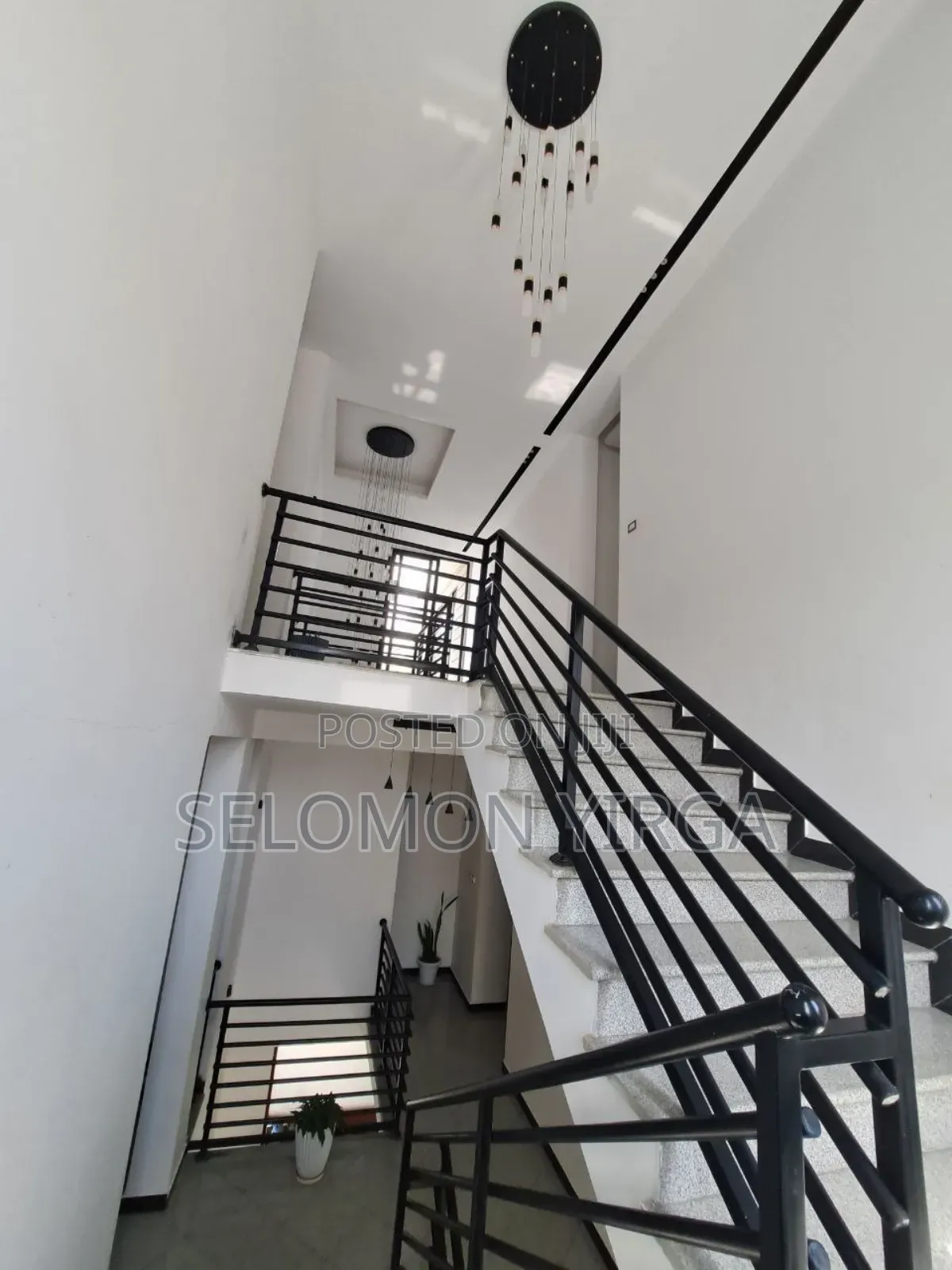 8bdrm House in Location, Akaky Kaliti for sale