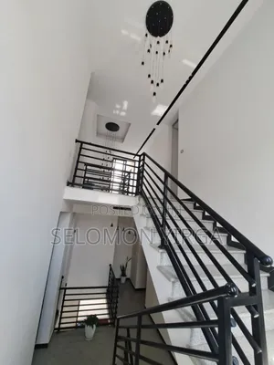 8bdrm House in Location, Akaky Kaliti for sale