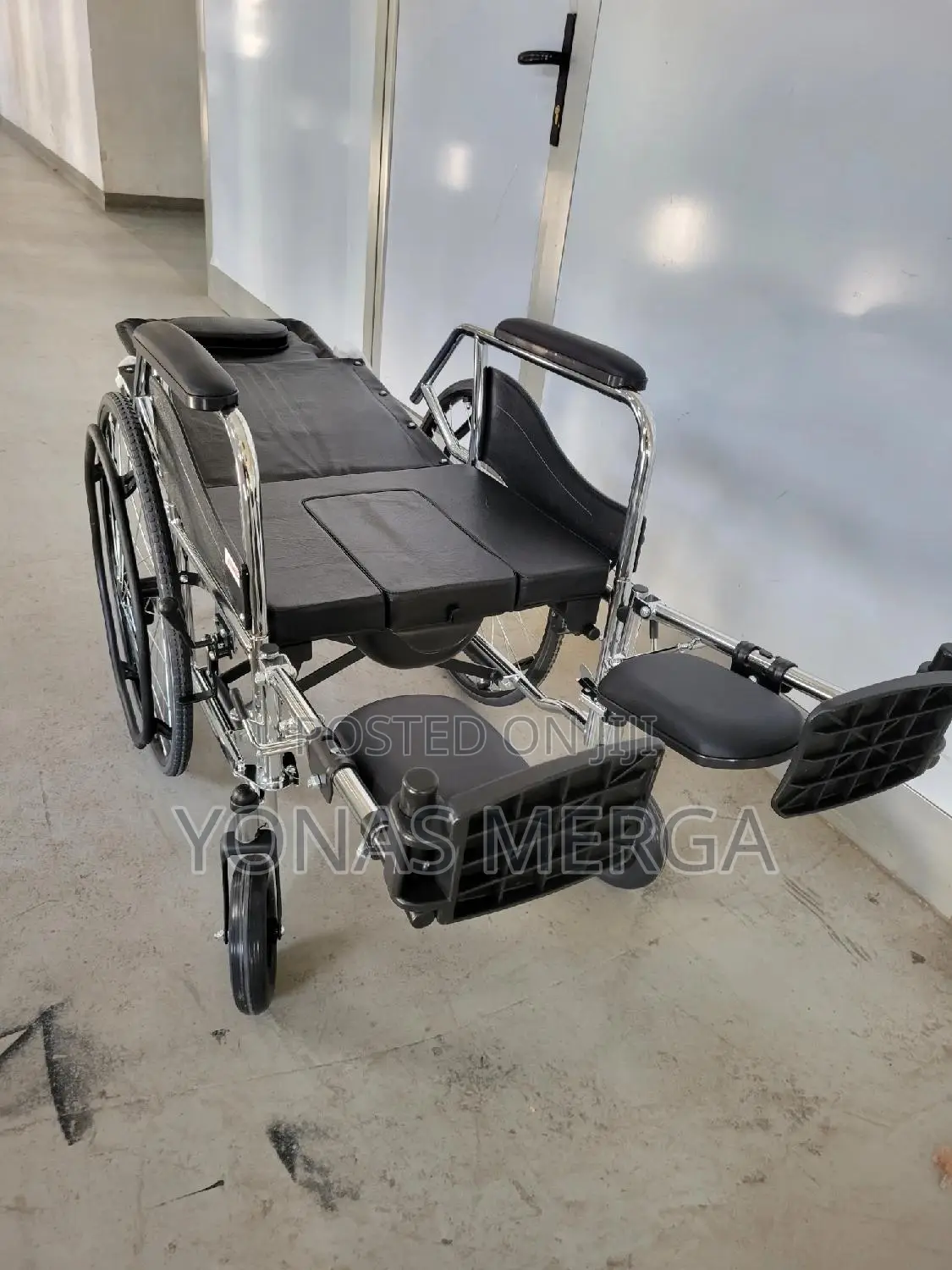 Toilet Wheelchair/Often Include Adjust Backrests,Seat Tilt