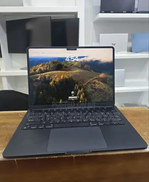 New Laptop Apple MacBook Air 2022 M2 8GB Apple M2 SSD 256GB