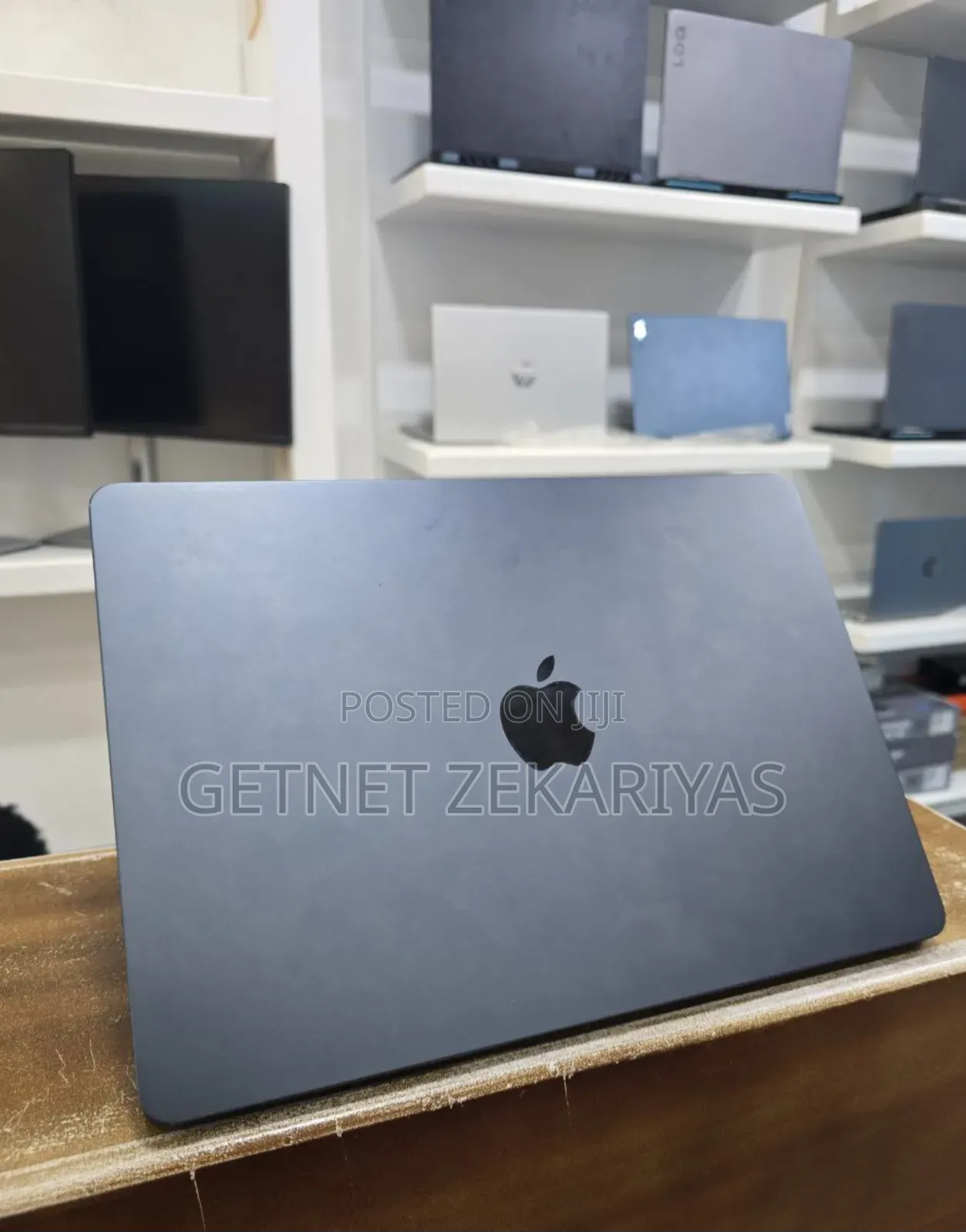 New Laptop Apple MacBook Air 2022 M2 8GB Apple M2 SSD 256GB