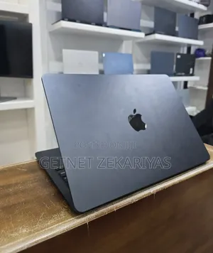 New Laptop Apple MacBook Air 2022 M2 8GB Apple M2 SSD 256GB