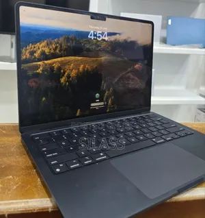 New Laptop Apple MacBook Air 2022 M2 8GB Apple M2 SSD 256GB