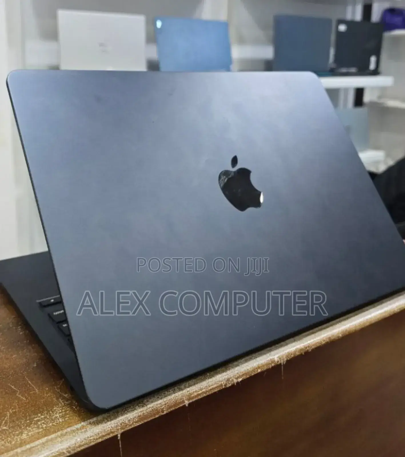 New Laptop Apple MacBook Air 2023 M2 8GB Apple M2 SSD 256GB