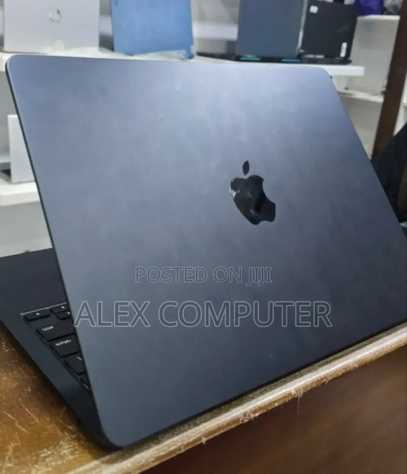 New Laptop Apple MacBook Air 2023 M2 8GB Apple M2 SSD 256GB