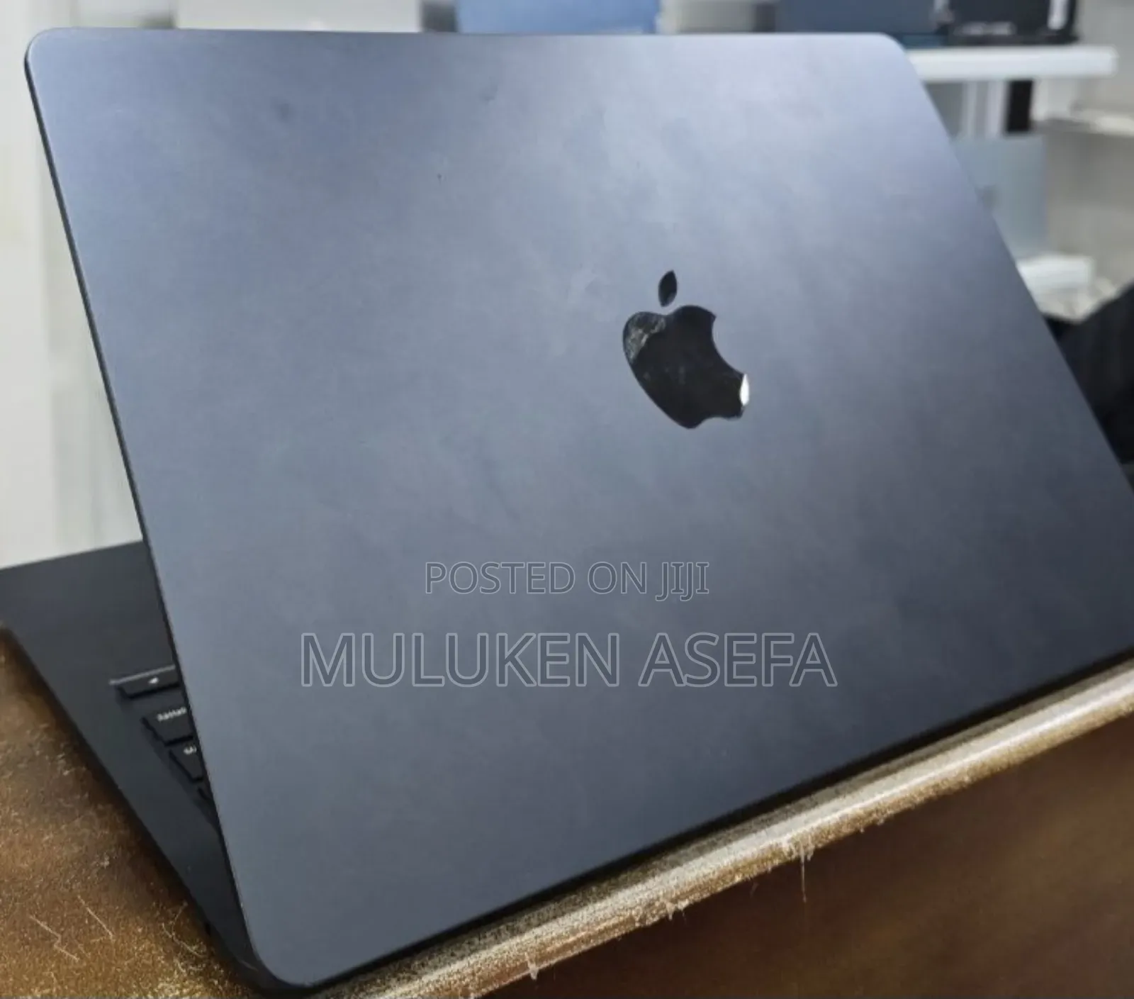 New Laptop Apple MacBook Air 2022 M2 8GB Apple M2 SSD 256GB