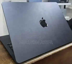 Photo - New Laptop Apple MacBook Air 2022 M2 8GB Apple M2 SSD 256GB