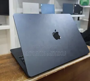 Photo - New Laptop Apple MacBook Air 2022 M2 8GB Intel Core I9 SSD 256GB