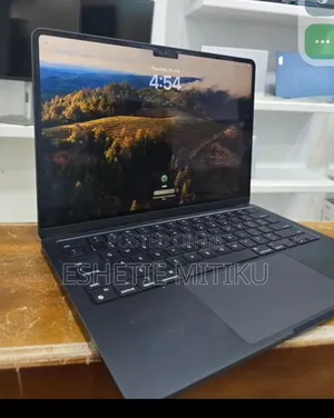 New Laptop Apple MacBook Air 2022 M2 8GB Intel Core I9 SSD 256GB