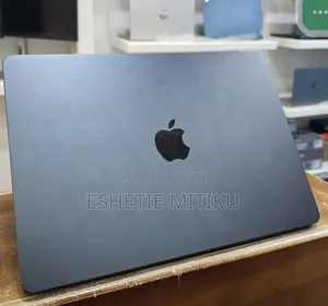 New Laptop Apple MacBook Air 2022 M2 8GB Intel Core I9 SSD 256GB